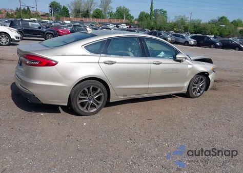 2019 Ford Fusion Sel z USA, uszkodzony, nr VIN 3FA6P0CD7KR219681